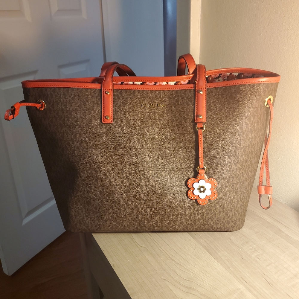 Michael kors purse
